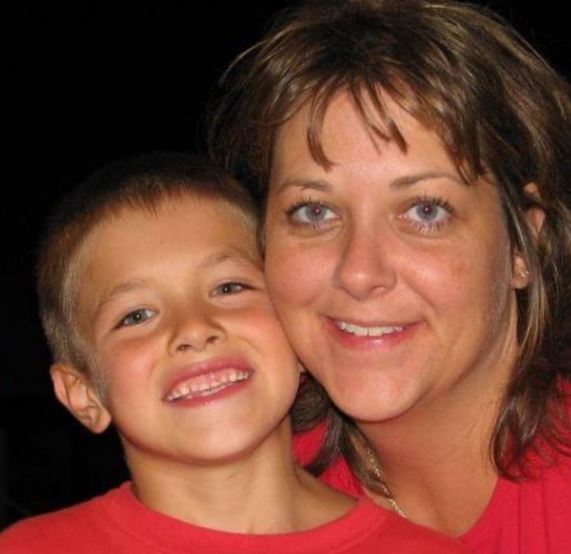 Griffin Johnson childhood image with his mom