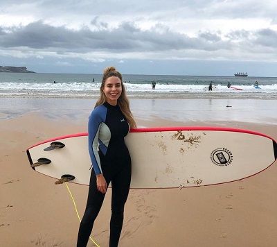 Helena Condis is also a good surfer