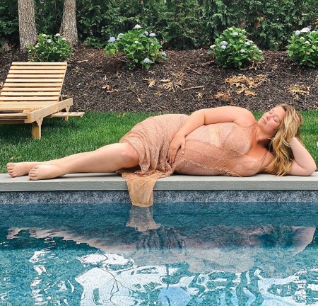 Hunter McGrady Net Worth, Income Source & Salary