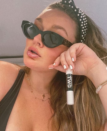 Hunter McGrady facts