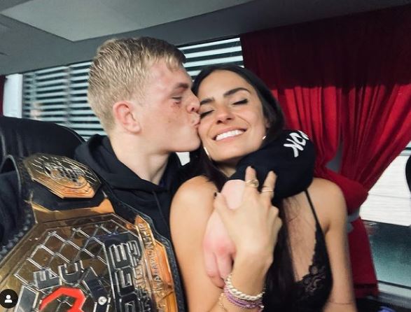 Ian Garry with his girlfriend