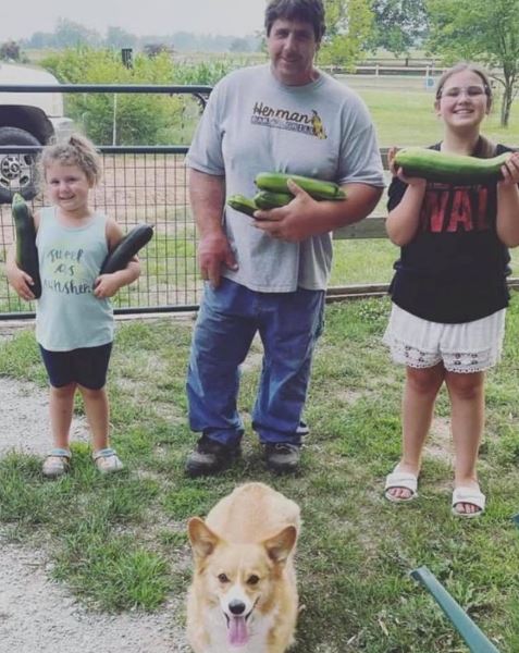 Jeff Dabe with his daughters