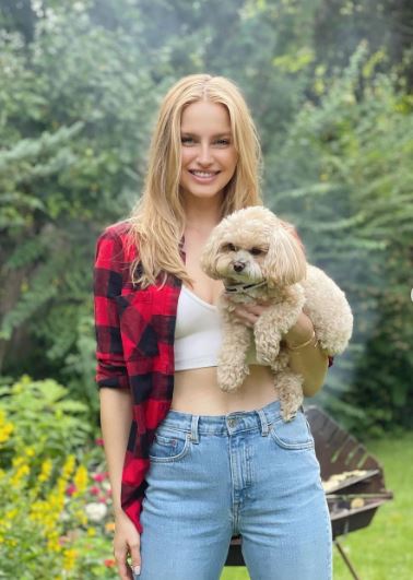Karolina with her pet dog