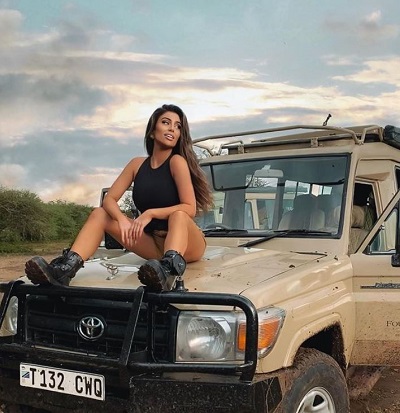 Lauren Blake loves traveling