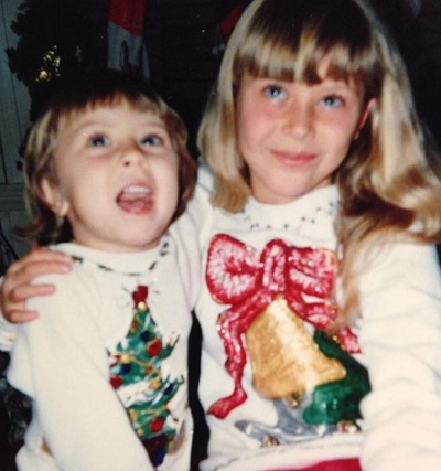 Lauren Kitt childhood picture with her sister Alexandra Kitt