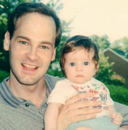 Lauren Swickard childhood picture with her father