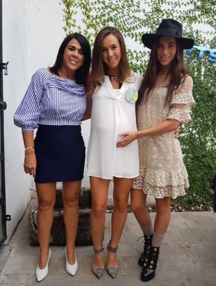 Laveaga with her mom Adriana Margarita Vuilleumier Del Toro and sister Andrea Laveaga Vuilleumier