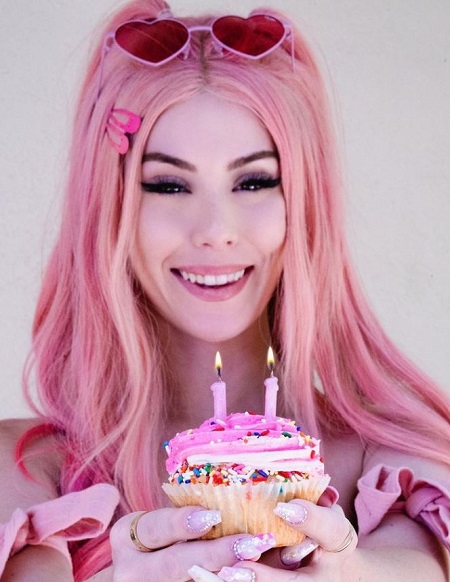 Leah Ashe Age, Birthday & Zodiac Sign