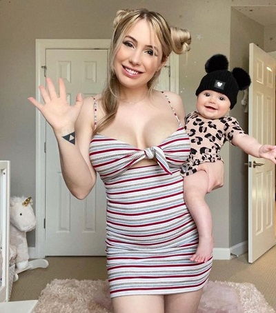 Liz Katz with her kid
