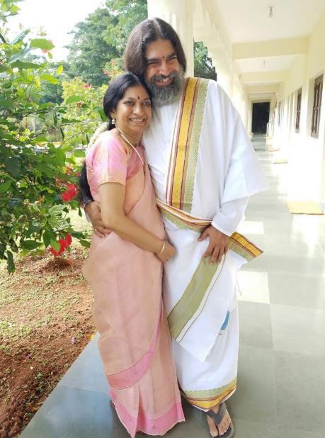 Nityapragya and his wife Tanuja