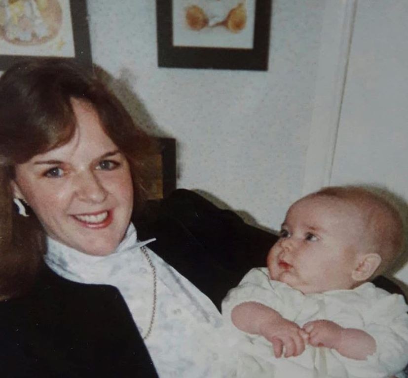 Pete Wicks old image with her mom
