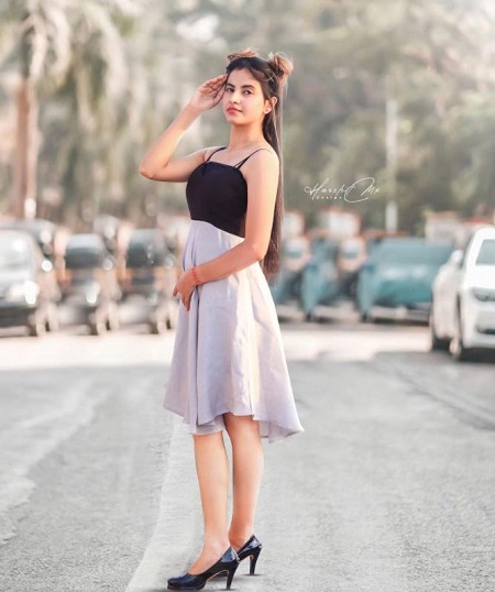 Piyanka Mongia Height, Weight & Physical Appearance