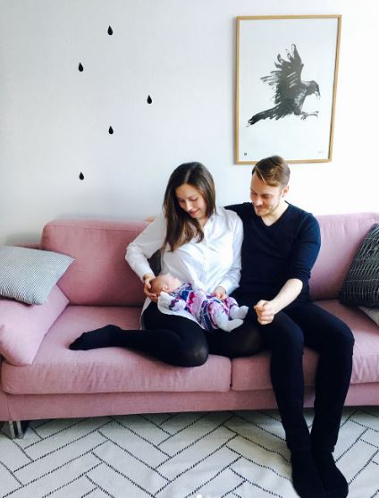 Sanna with her family