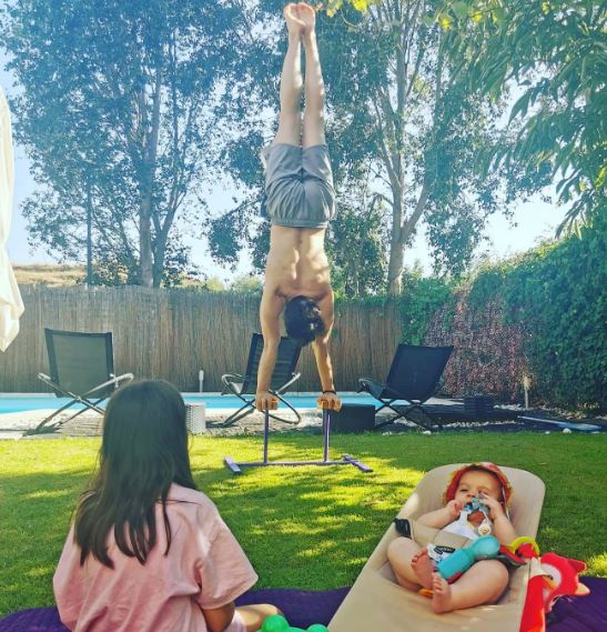 Sergio Arce and his daughters