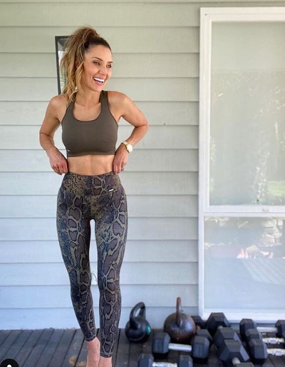 Snezana Wood height is 5 feet 8 inches