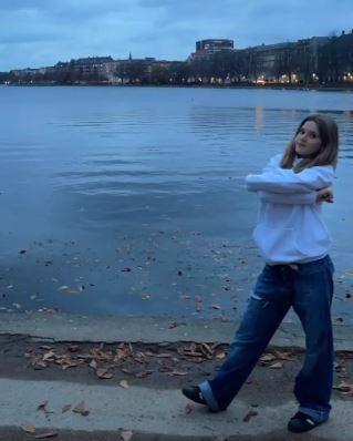 Sonja Steen likes traveling