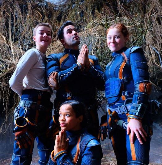 Sundwall with the cast of Lost In Space