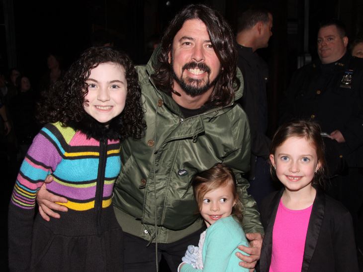 Violet Grohl's sisters and dad with actress Lilla Crawford