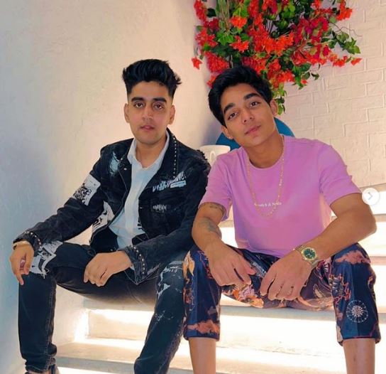 Zinjurke with his best friend Raghav