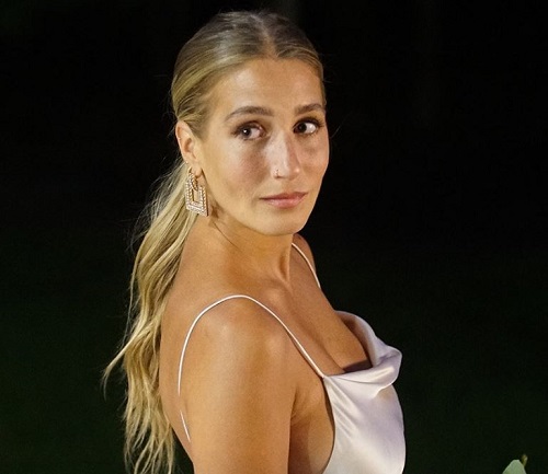 Amanda Batula graduated from The University of Connecticut