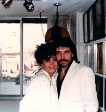 Amanda Miguel with her husband old picture after their marriage