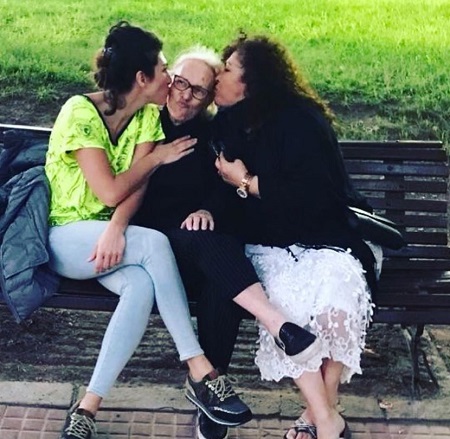 Amanda Miguel with her mother and daughter.