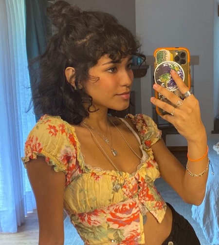 Andrea Chaparro Net Worth, Income Source & Salary