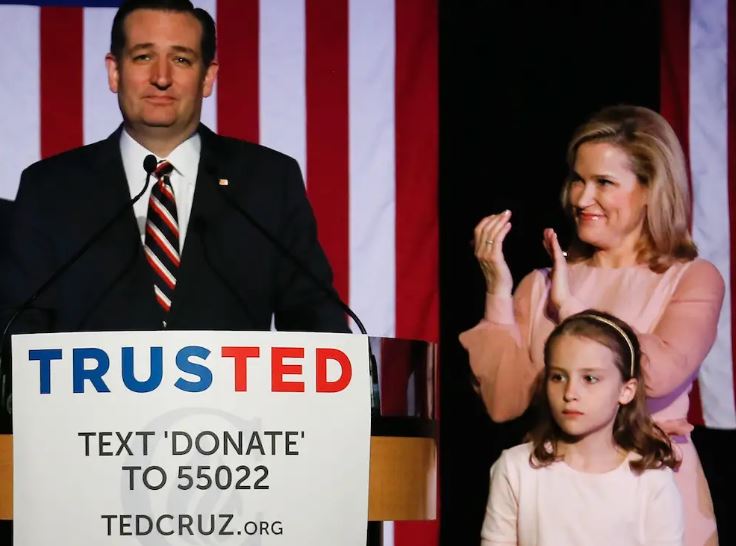 Caroline's old photo with her parents Ted Cruz and Heidi Cruz
