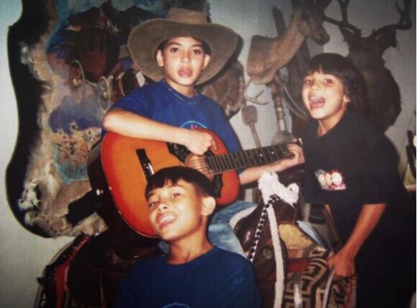 Childhood photo of Dave Lamar with his siblings