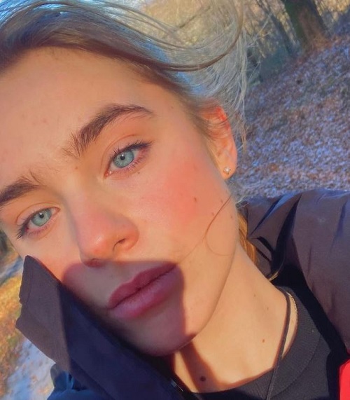Clara Galle Spanish aspiring actress, Instagram influencer, and social media star from Pamplona, Spain