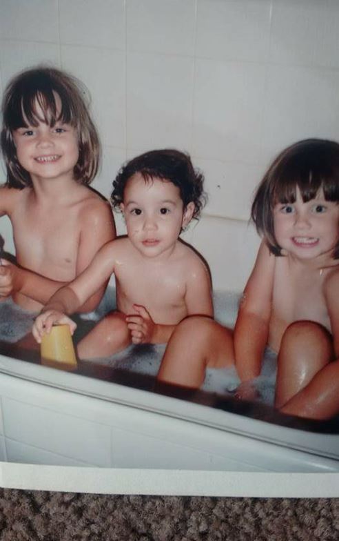 Davina Rankin old image with her sisters