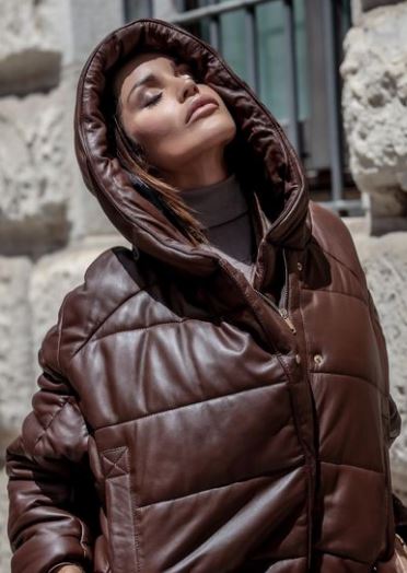 Delia Duran bio