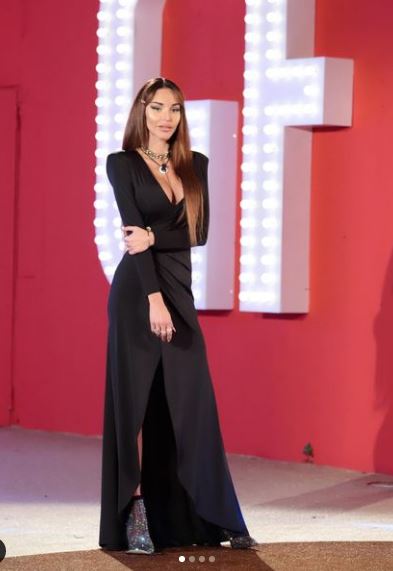 Delia Duran height