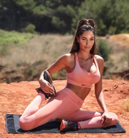 Delia Duran is a fitness model