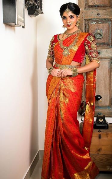 Divya Bharathi looks gorgeous in Indian attire