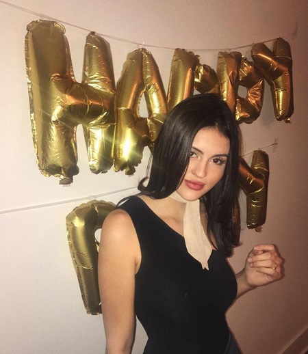 Holly Scarfone Age, Birthday & Zodiac Sign