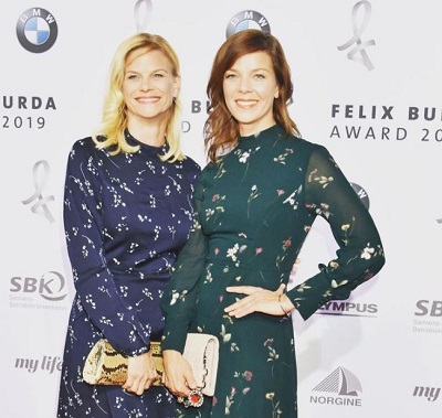 Jessica Schwarz with her sister Sandra Schwarz
