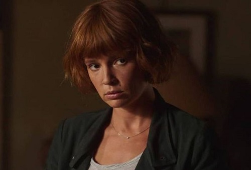 Juliet Lemonnier made her debut with a TV show Le tuteur in 2007