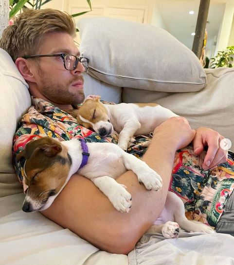 Kyle Cooke has a pet dog