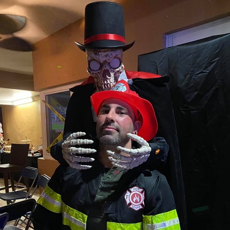 Leonardo Gil Net Worth, Income Source & Salary