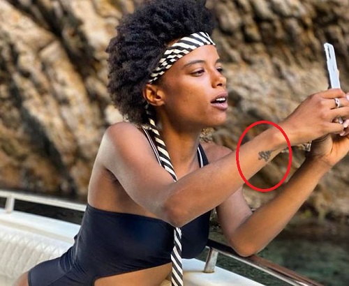 Lorena Cesarini has a tattoo on her wrist