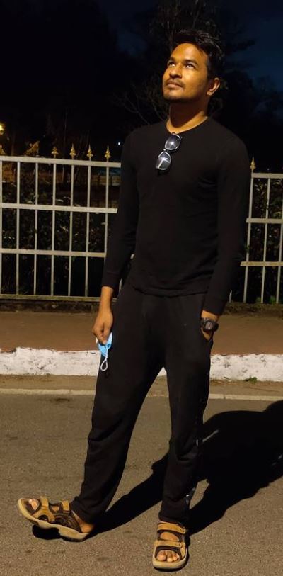 Madan Gowri height