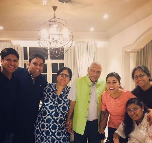Peyush Bansal with his family members