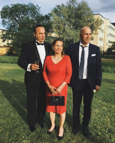 Snoh Aaalegra grandmother and uncles