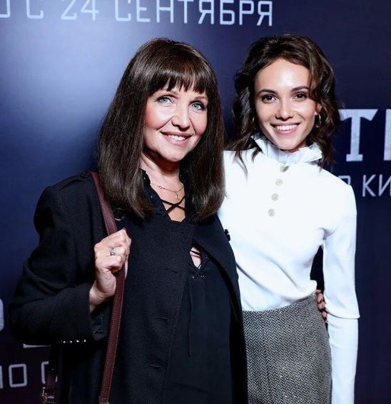 Stasya Miloslavskaya with her mother