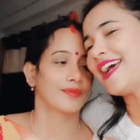 Trisha Kar Madhu with her mother