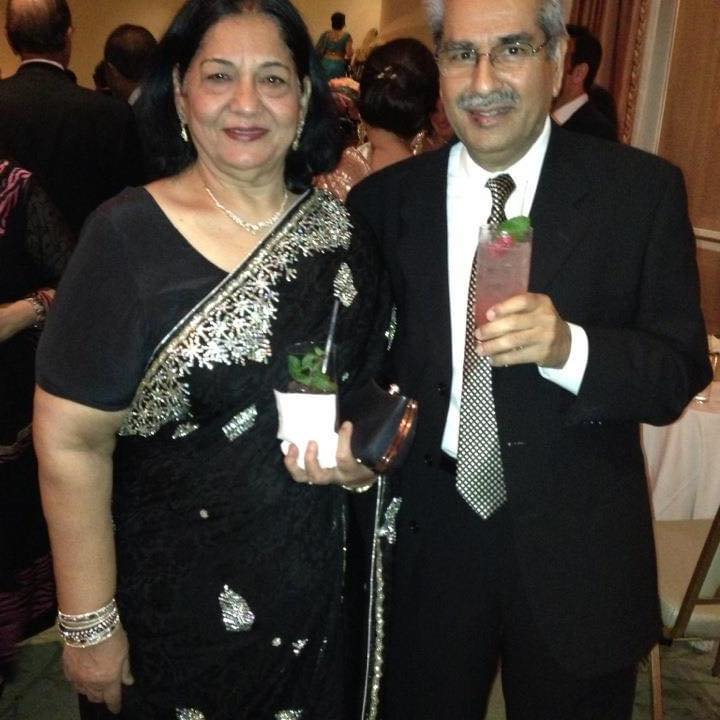 Vikas Thapar Family