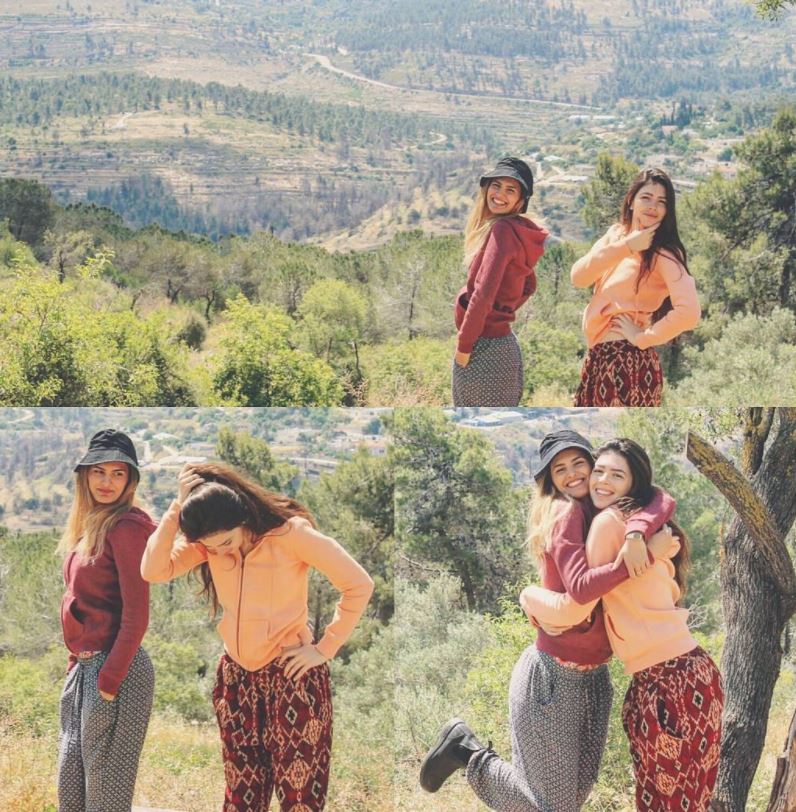 Yael Cohen Aris with her sister