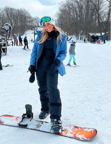 Annie loves ice skiing