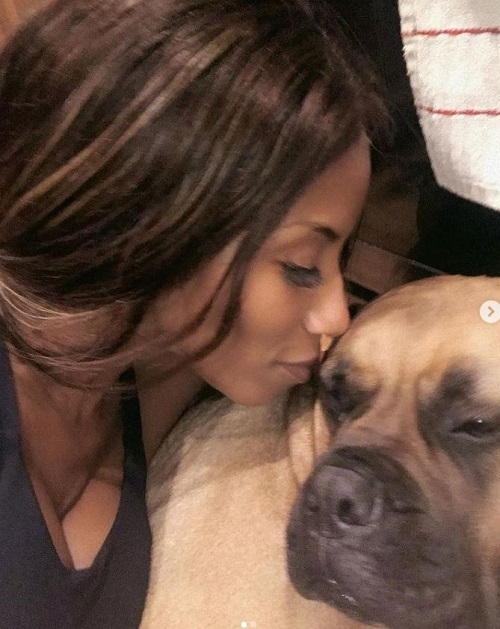 April Simpkins has a pet dog